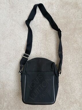 Men’s Black Messenger Crossbody